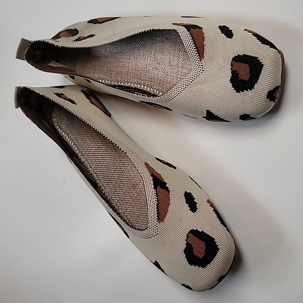 Tan leopard Closed Toe Shoes